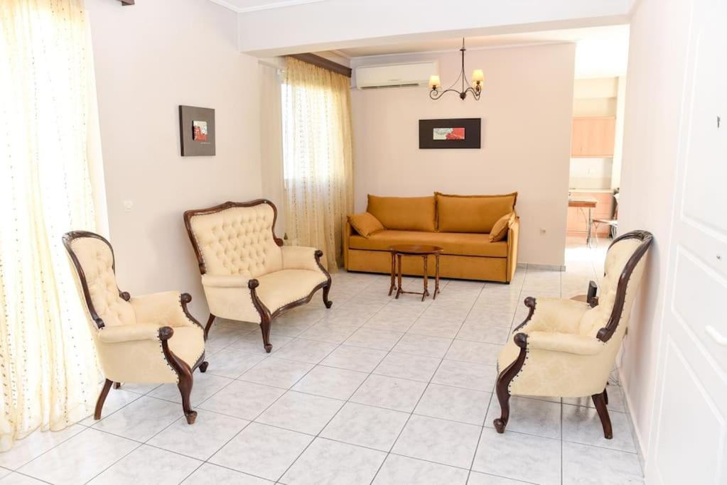 Aposperite Apartment Kalamata Esterno foto